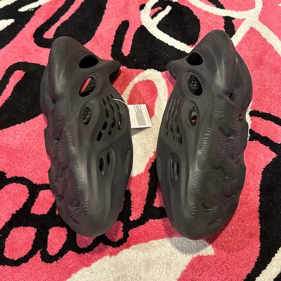 Adidas Yeezy Foam RNR Onyx - Size 12 - Brand New main image 8